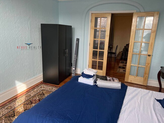 Building Photo - 33-19 69th St