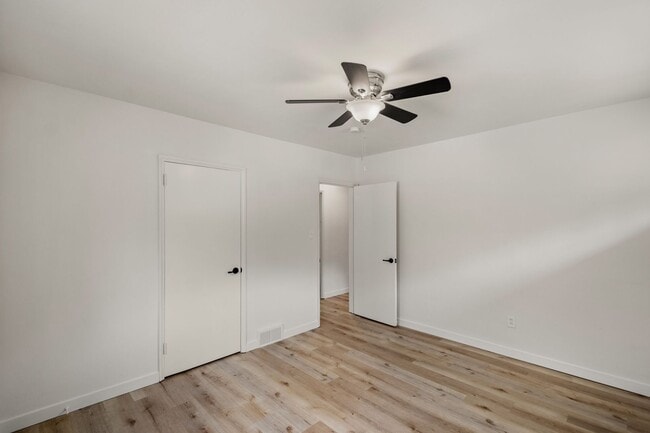 Building Photo - AVAILABLE SEPT 1ST!! BEAUTIFUL 3 BEDROOM HOME IN WILKINS TOWNSHIP!
