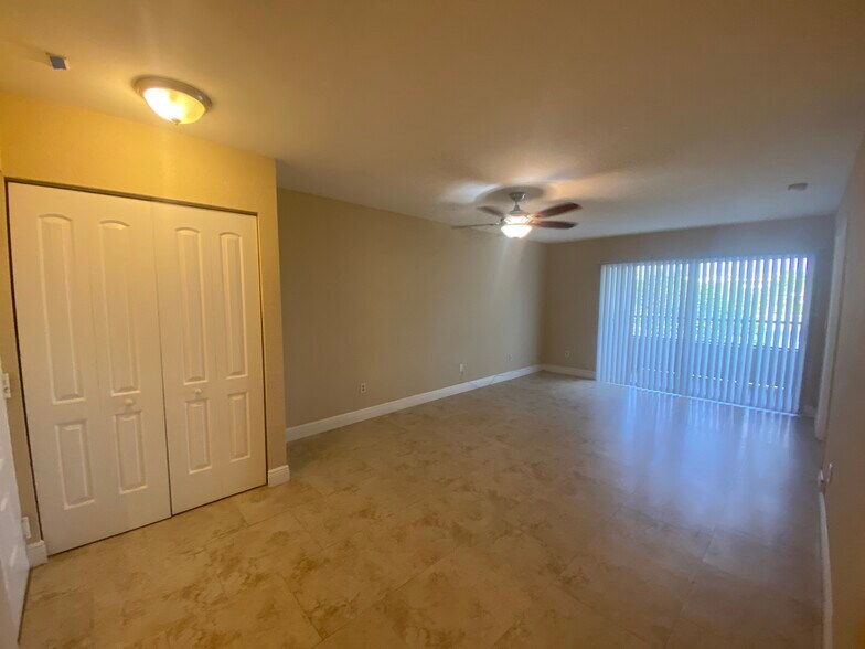 Building Photo - 2851 N Oakland Forest Dr