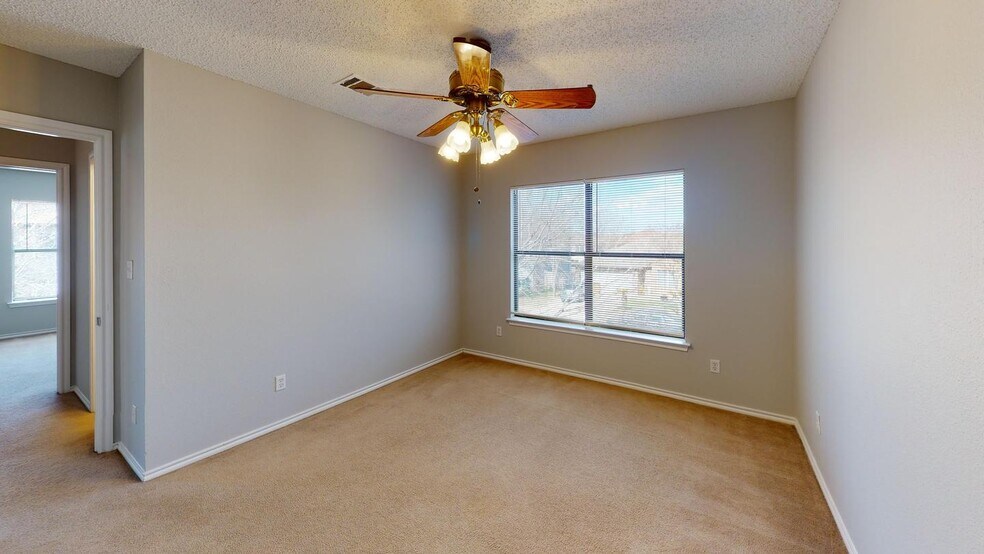 Building Photo - 7900 Bramble Bush Dr