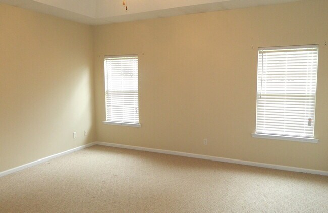 Building Photo - 2052 Magnolia Pkwy