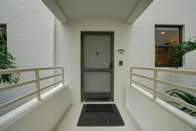 Building Photo - 925 Oak Harbour Dr