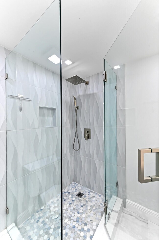 Building Photo - 146 Heritage Way