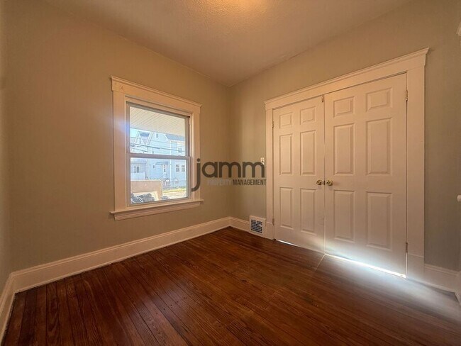 Building Photo - 4350 W 28th St