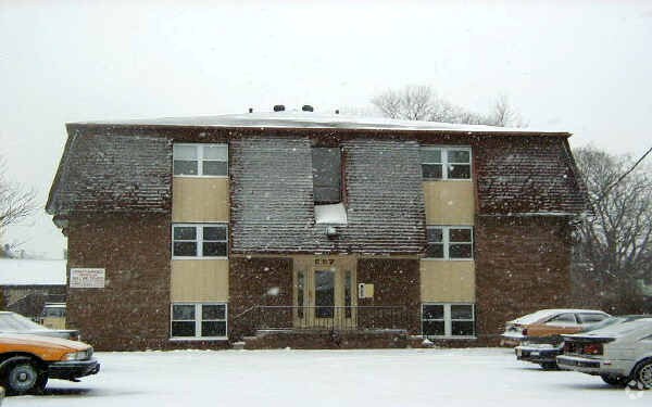 Building Photo - 555-557 S Broad St