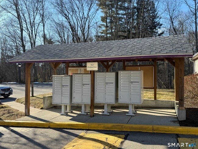 Building Photo - 152 Briar Ln