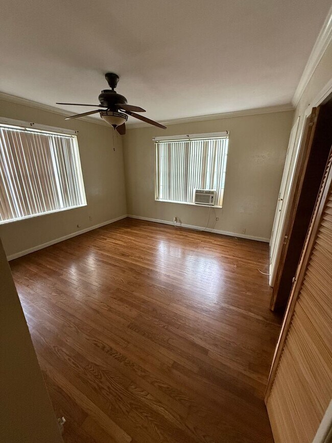 Building Photo - Welcome to this charming Tudor-Styled home in the heart of Fort Worth!