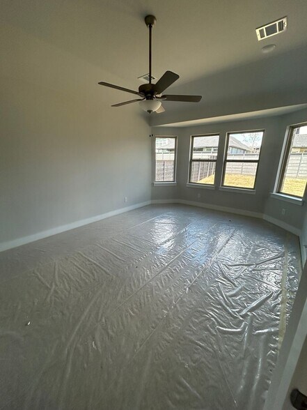 Building Photo - 7100 Dragonfly Ln
