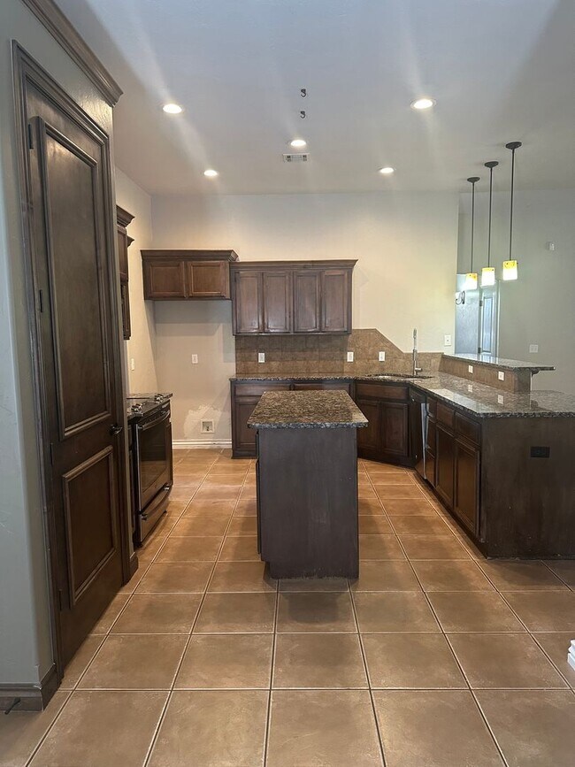 Building Photo - Home in Gated Community also In Deer Creek Schools