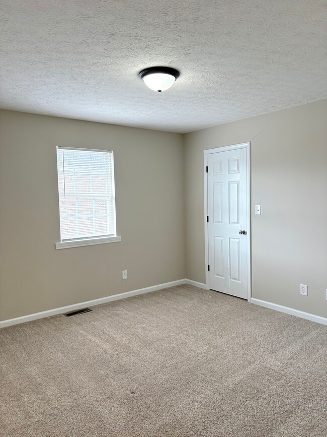 Building Photo - 117 Concord Dr