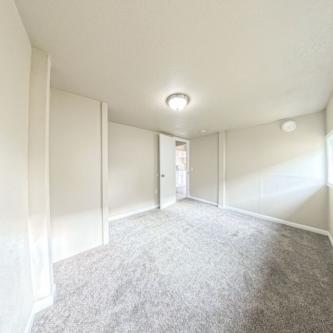 Building Photo - Newly updated 2 bedroom 1 bathroom home-Melcher