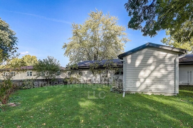 Building Photo - South Bird Street - 416