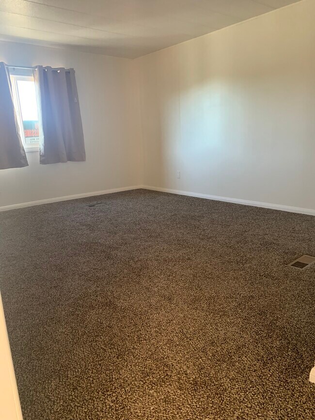 Building Photo - 523 Piute St