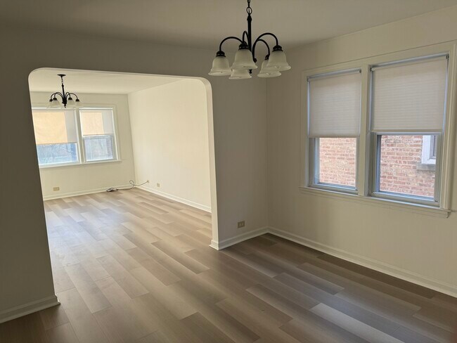 Building Photo - 5746 N Kimball Ave