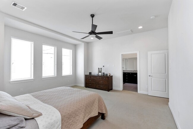 Building Photo - 1221 Bonner St