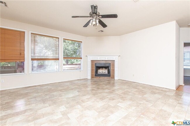 Building Photo - 2122 Modoc Dr