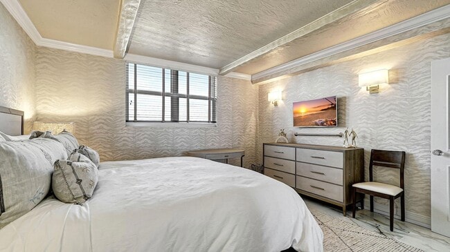 Building Photo - 3000 S Ocean Dr