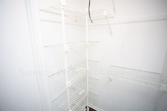 Building Photo - 40B Sumac Ct