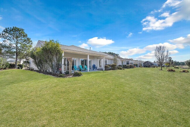 Building Photo - "Spacious Golf and Lagoon View 2 Bed, 2 Bath Rental Home in Sun City!