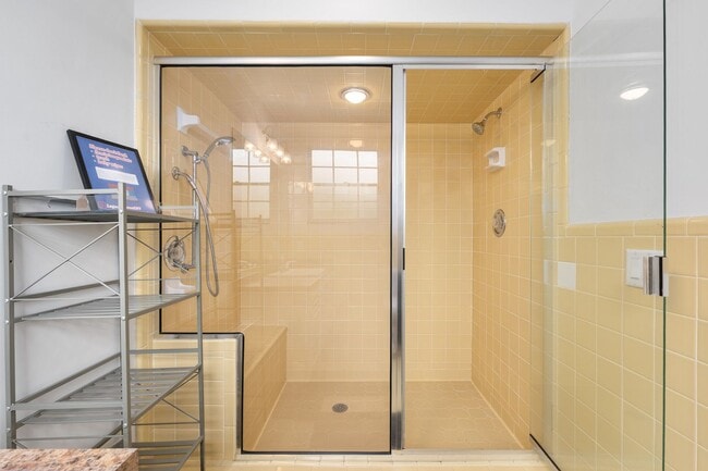 Building Photo - 2222 W University Ave