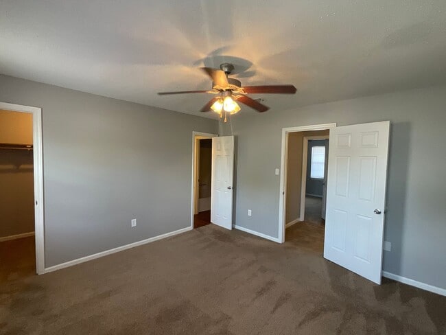 Building Photo - 3929 Miramar Ct