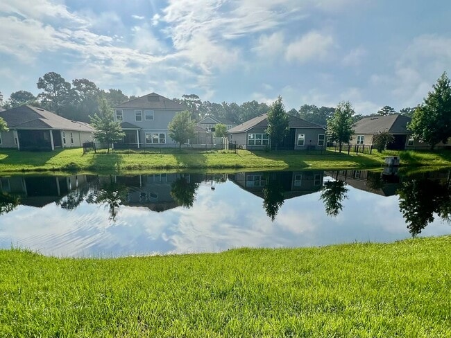Building Photo - Great Size Home on Jacksonvilles Northside