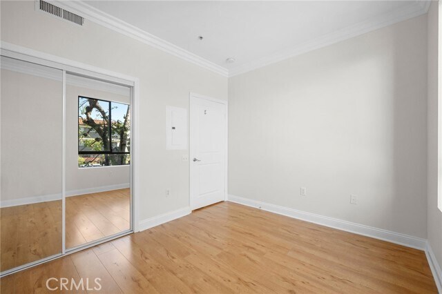 Building Photo - 6938 Laurel Canyon Blvd