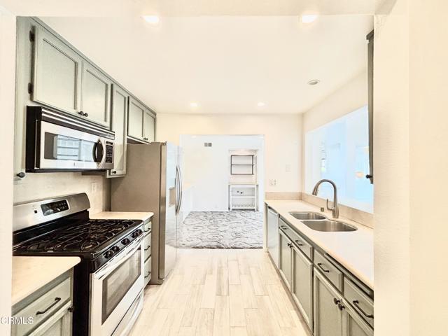 Building Photo - 2287 Martinique Ln