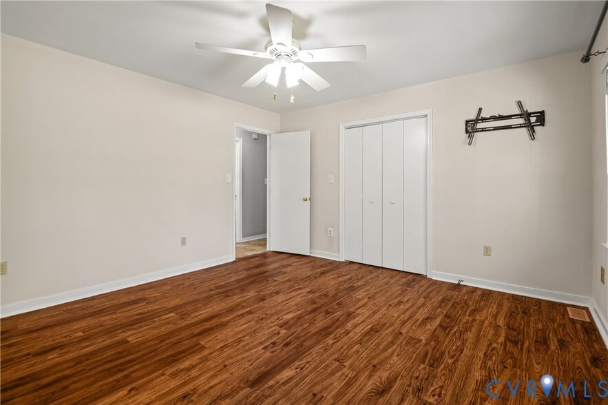 Building Photo - 7156 Birchwood Cir