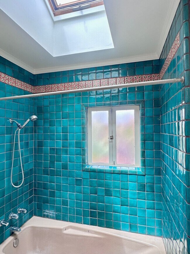 Building Photo - Meticulously Restored 1920s Craftsman on a Private, Hedged Lot | Pet Friendly!