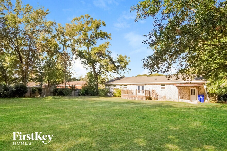 Building Photo - 729 Harbor View Rd