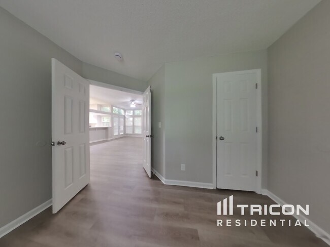 Building Photo - 9929 Elsenham Ln