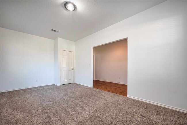 Building Photo - 5906 Yaupon Ridge Dr