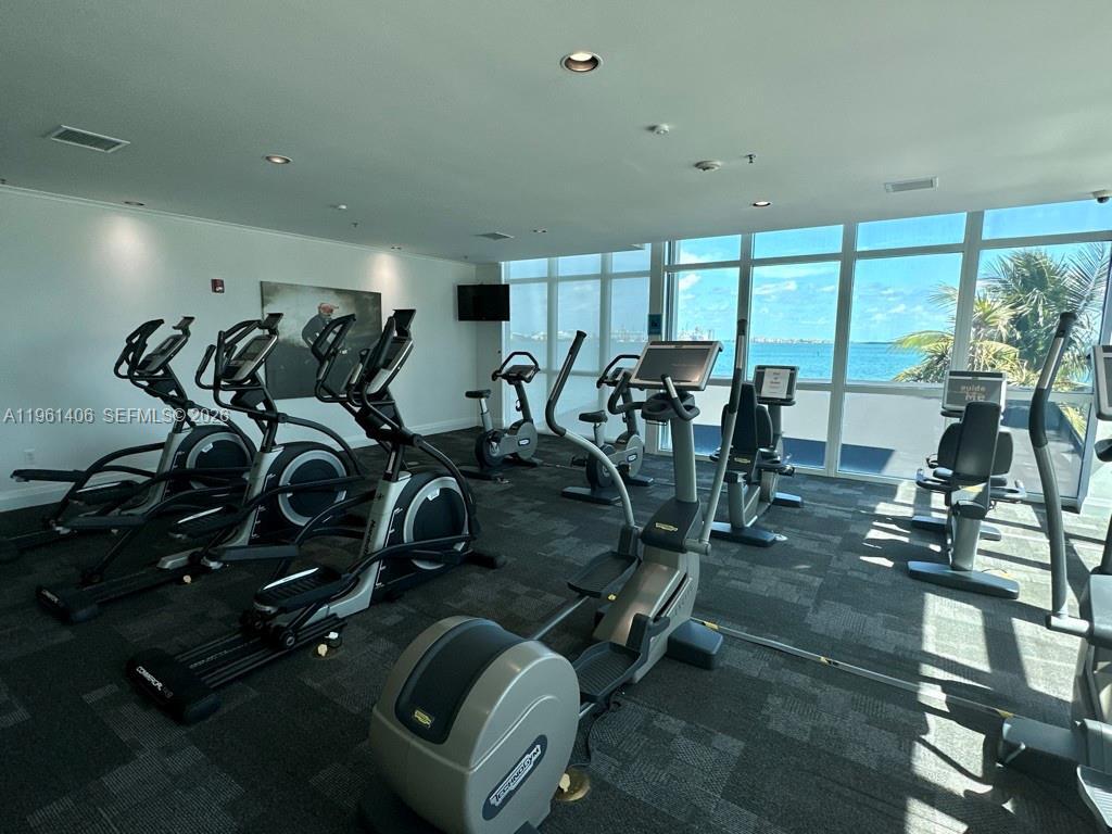 Building Photo - 1155 Brickell Bay Dr