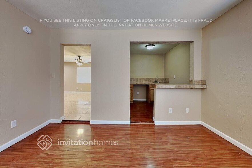 Building Photo - 1819 W Oraibi Dr
