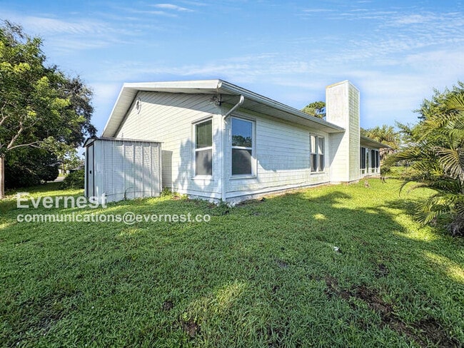Building Photo - 8321 Brandeis Cir E