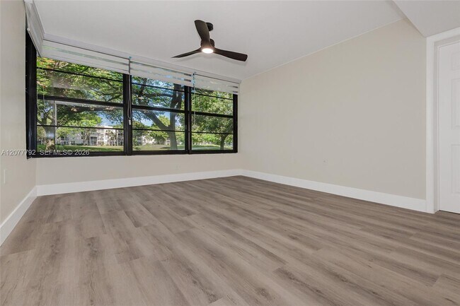 Building Photo - 1709 Whitehall Dr