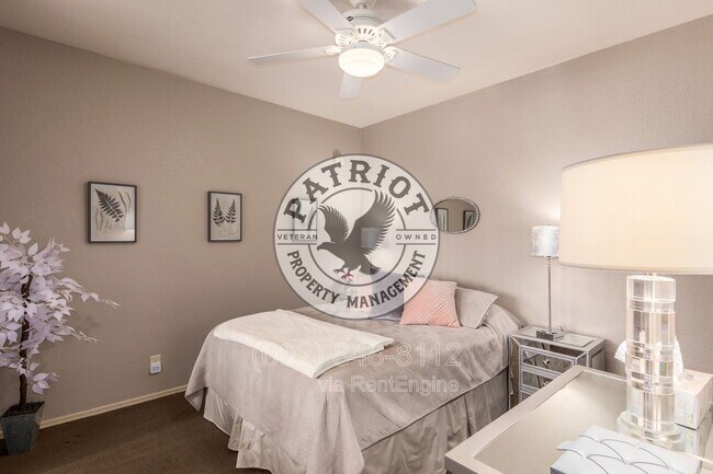 Building Photo - 9708 E Vía Linda