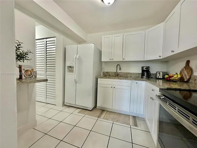 Building Photo - 8311 SW 142nd Ave