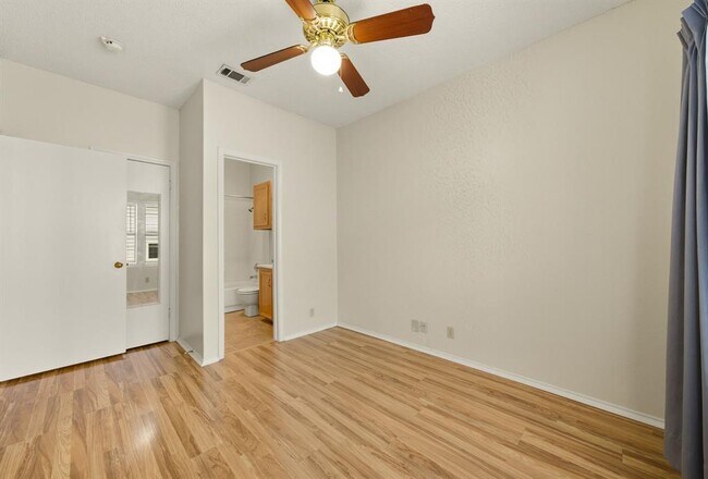 Building Photo - 2804 Rio Grande St