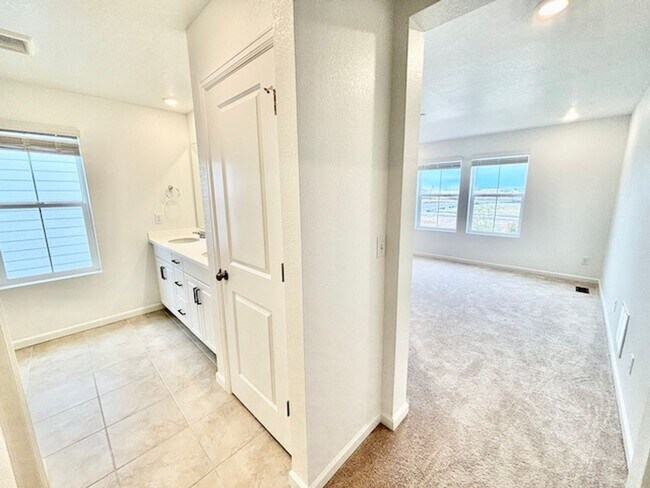 Building Photo - 2ND MONTH FREE FOR LEASE STARTING BY OCTOB...