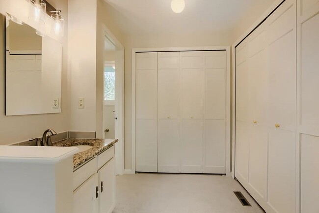 Building Photo - 4556 Apple Way