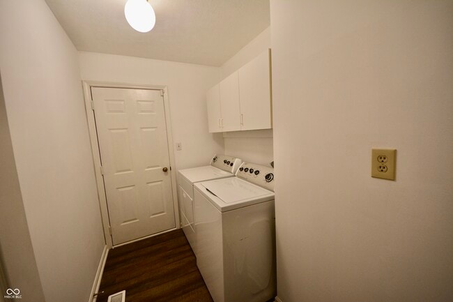 Building Photo - 7749 Chesapeake Dr E
