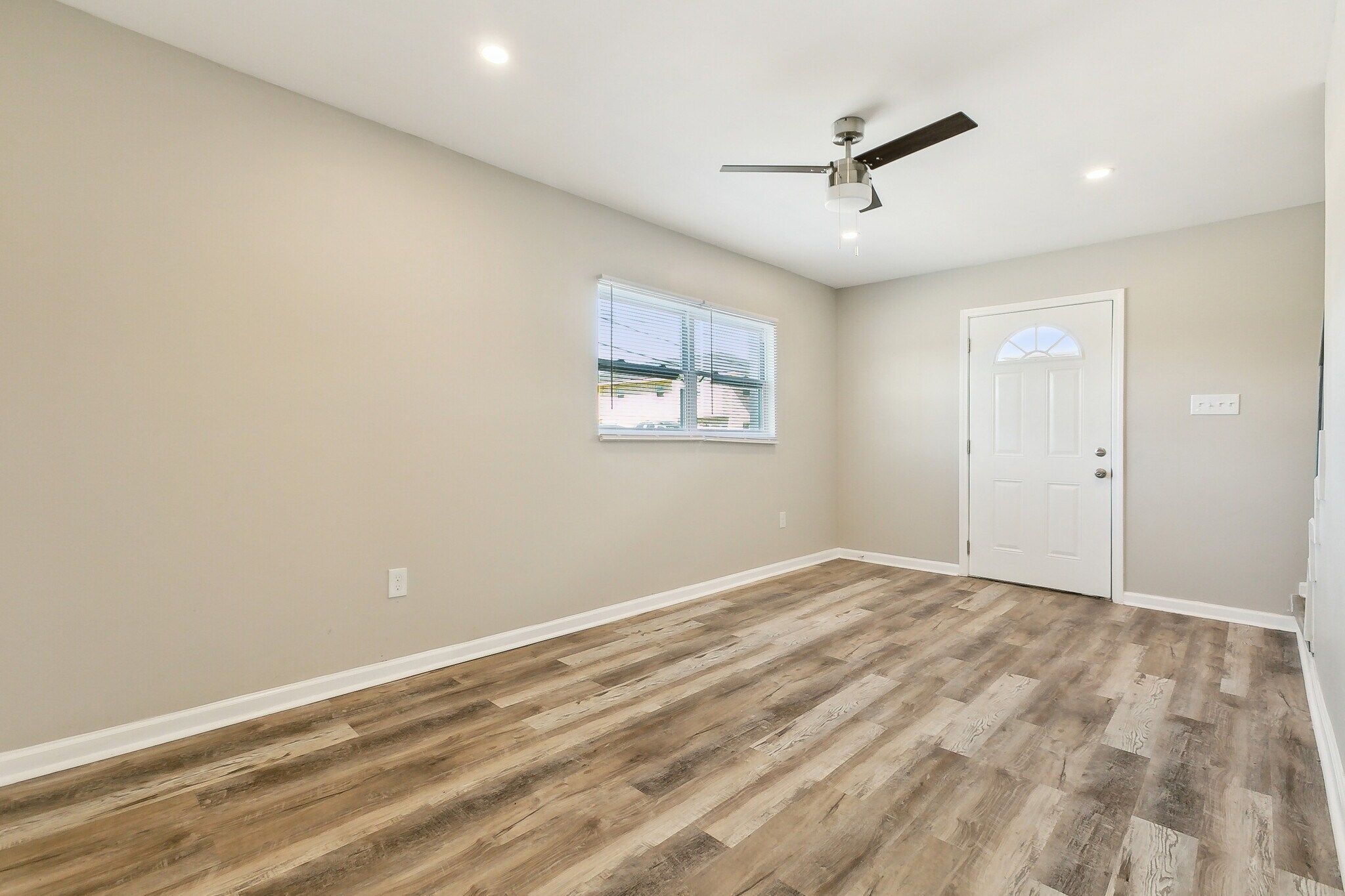 Building Photo - 1124 Tallow Tree Ln