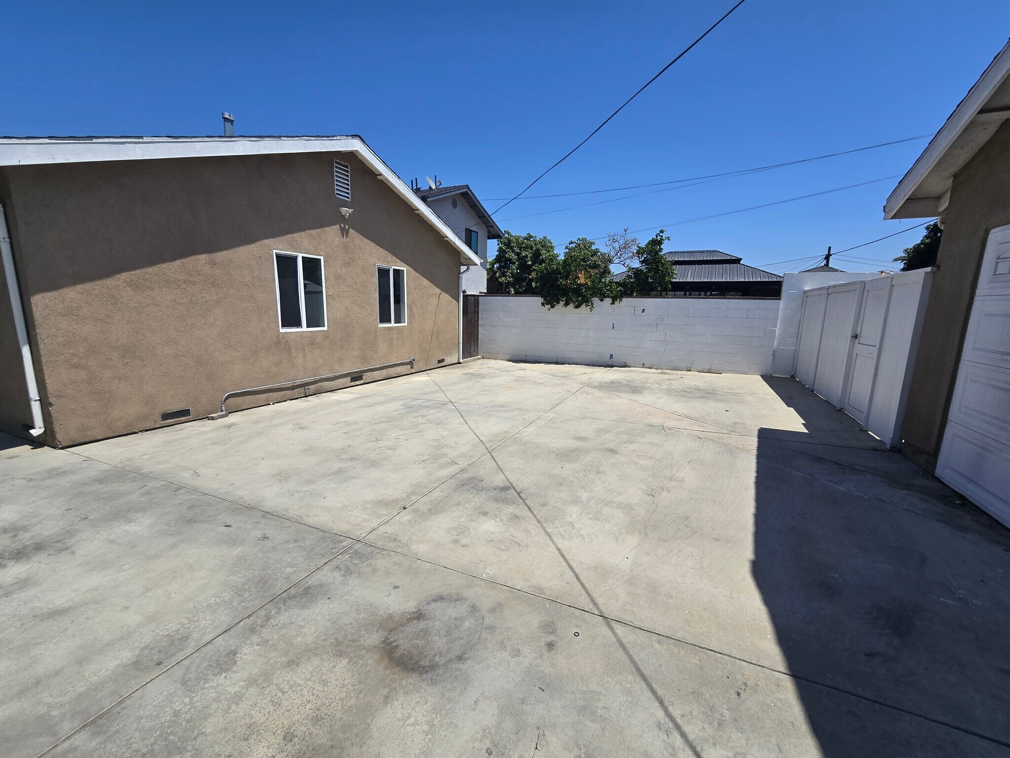 Building Photo - 1658 W 220th St