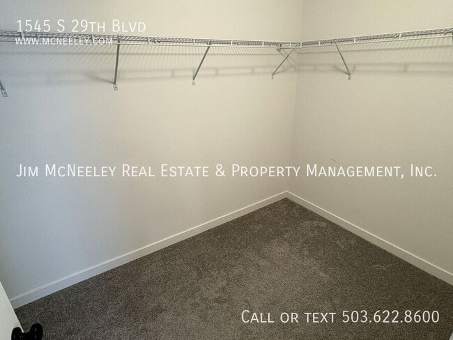 Building Photo - 1545 S 29th Blvd