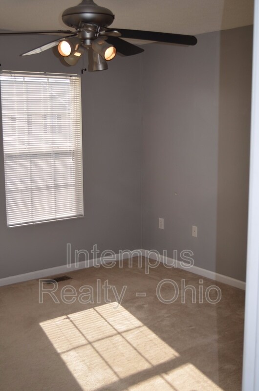 Building Photo - 6500 Crab Apple Dr