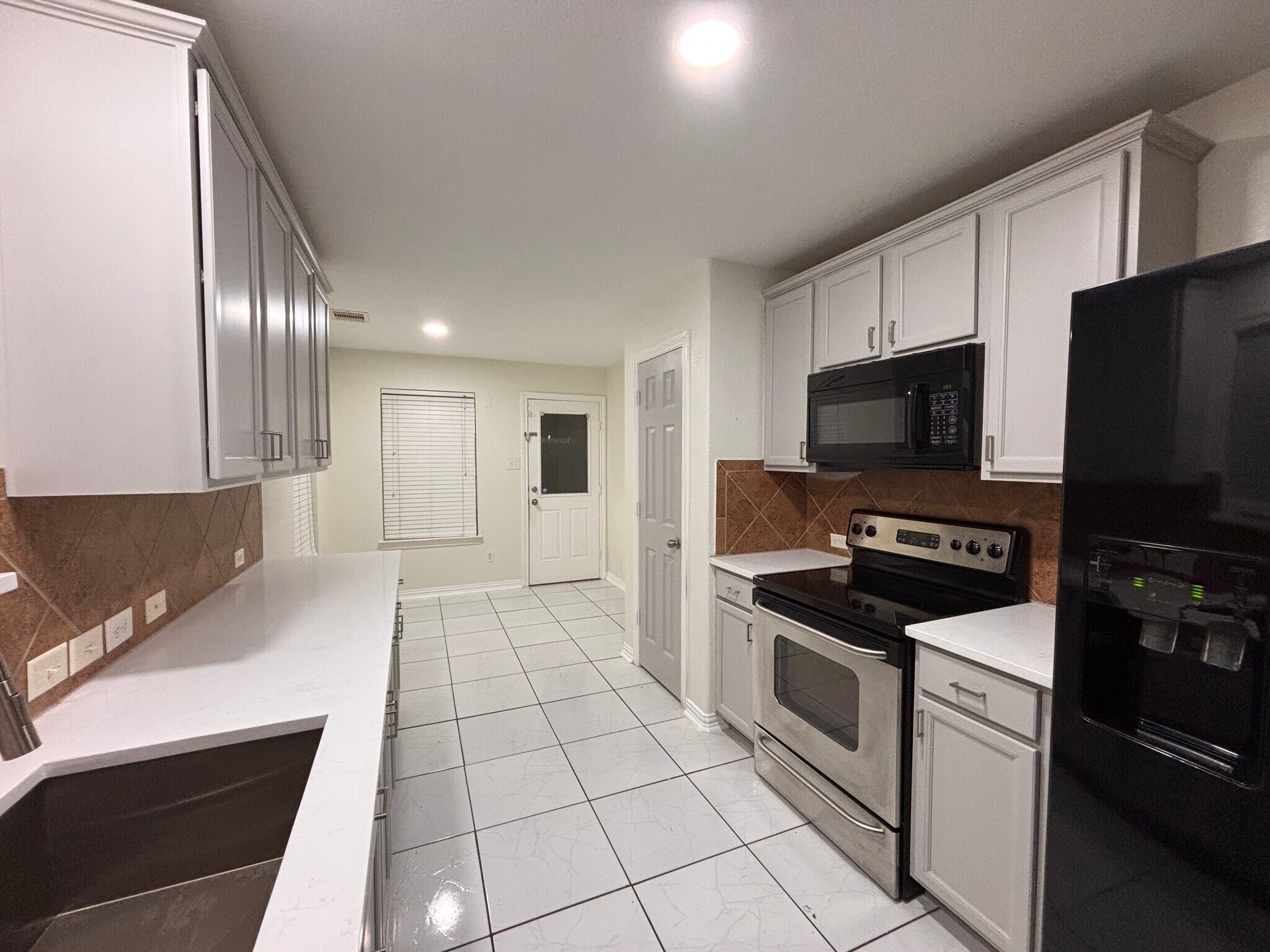 Building Photo - 9006 Wildbird Ln
