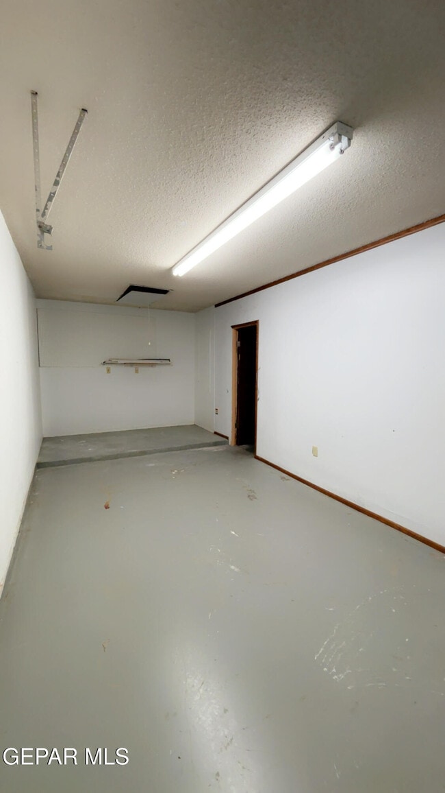 Building Photo - 11516 Jim Ferriell Dr