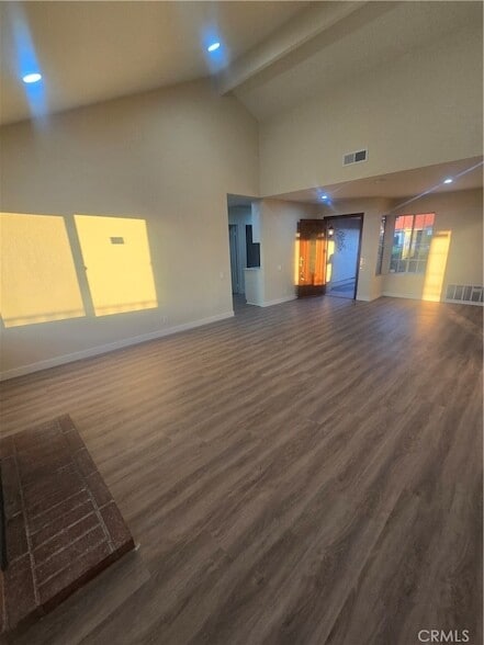 Building Photo - 19637 Vista Hermosa Dr